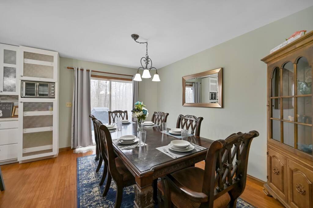 Villa Poconos Peaceful Retreat - Families & Large Groups à Tobyhanna Extérieur photo